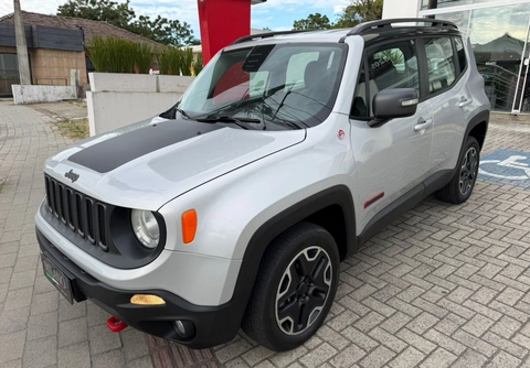 Jeep Renegade 2016 Prata — foto 1 de 3