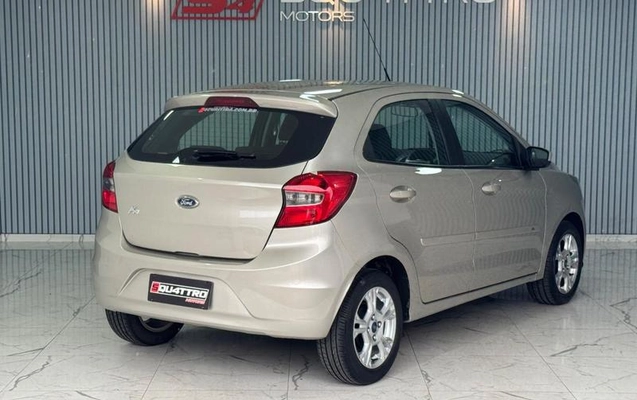 imagem-https://www.socarrao.com.br/sc-vehicle-images-prod/4363211/1792083435952-8573806_32_B_082071c033.jpeg