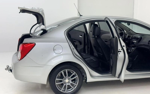 imagem-https://www.socarrao.com.br/sc-vehicle-images-prod/4363393/1792084836174-8557806_13_B_d9c3349082.jpeg