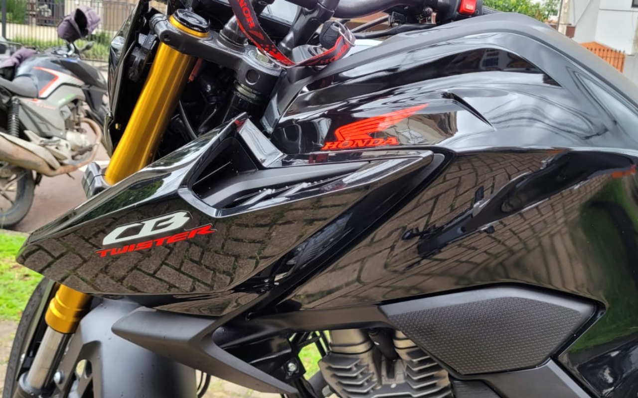 imagem-https://www.socarrao.com.br/sc-vehicle-images-prod/4363408/1792085167603-MTMuanBlZw.jpeg