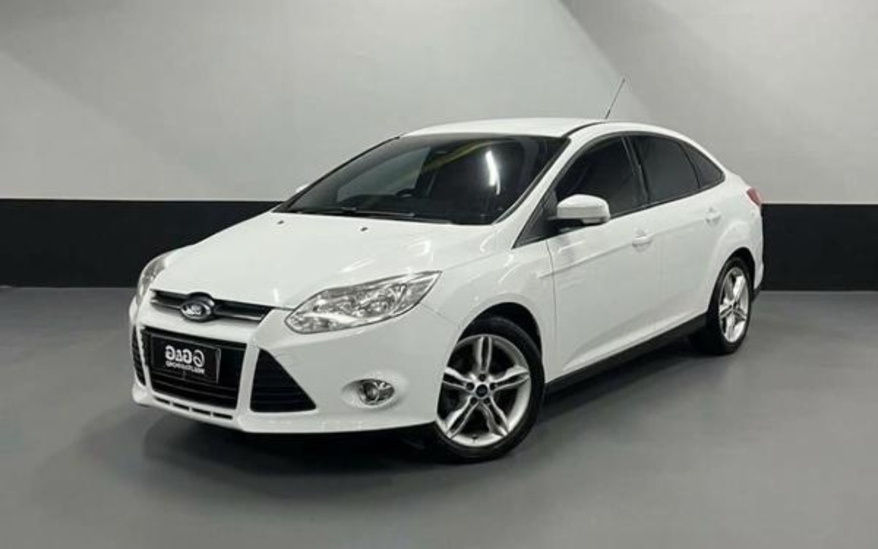 Ford Focus 2015 Branco — foto 1 de 3