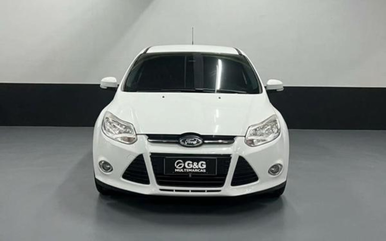 imagem-https://www.socarrao.com.br/sc-vehicle-images-prod/4363442/1792085342637-Nzc5MDQ4NF8xX0JfMmI2MzA2YmE1OS5qcGVn.jpeg