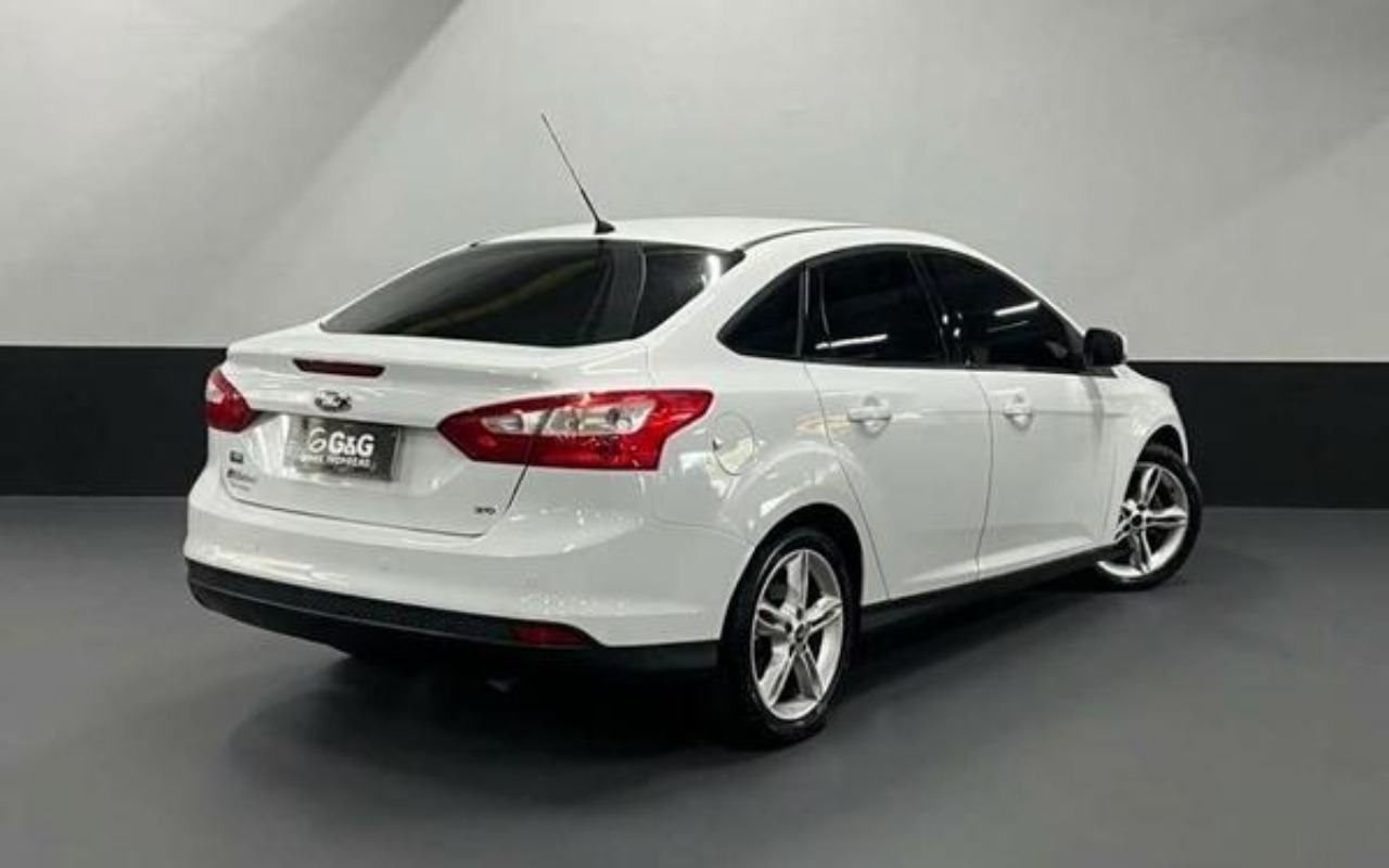 imagem-https://www.socarrao.com.br/sc-vehicle-images-prod/4363442/1792085342815-Nzc5MDQ4NF8zX0JfNDk4OTZjMGYwMi5qcGVn.jpeg