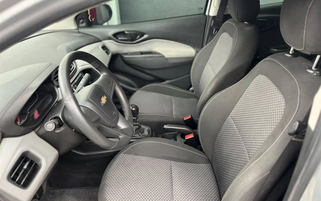imagem-https://www.socarrao.com.br/sc-vehicle-images-prod/4363473/1792085638458-vehicle_image_1792085617_07b15dc5cb801cff57ce60acd70544a0.jpeg
