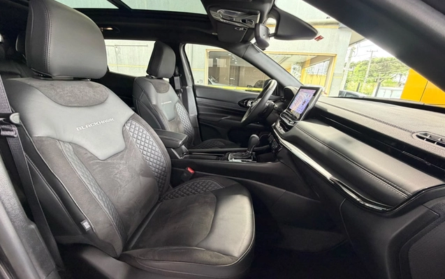 imagem-https://www.socarrao.com.br/sc-vehicle-images-prod/4363512/1792085825260-MTguanBlZw.jpeg