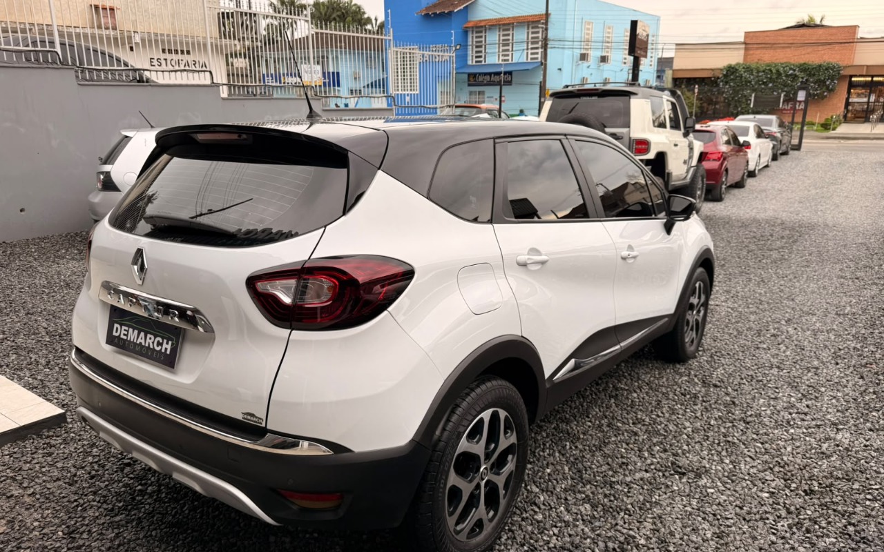 imagem-https://www.socarrao.com.br/sc-vehicle-images-prod/4363515/1792085876535-Mi5qcGVn.jpeg