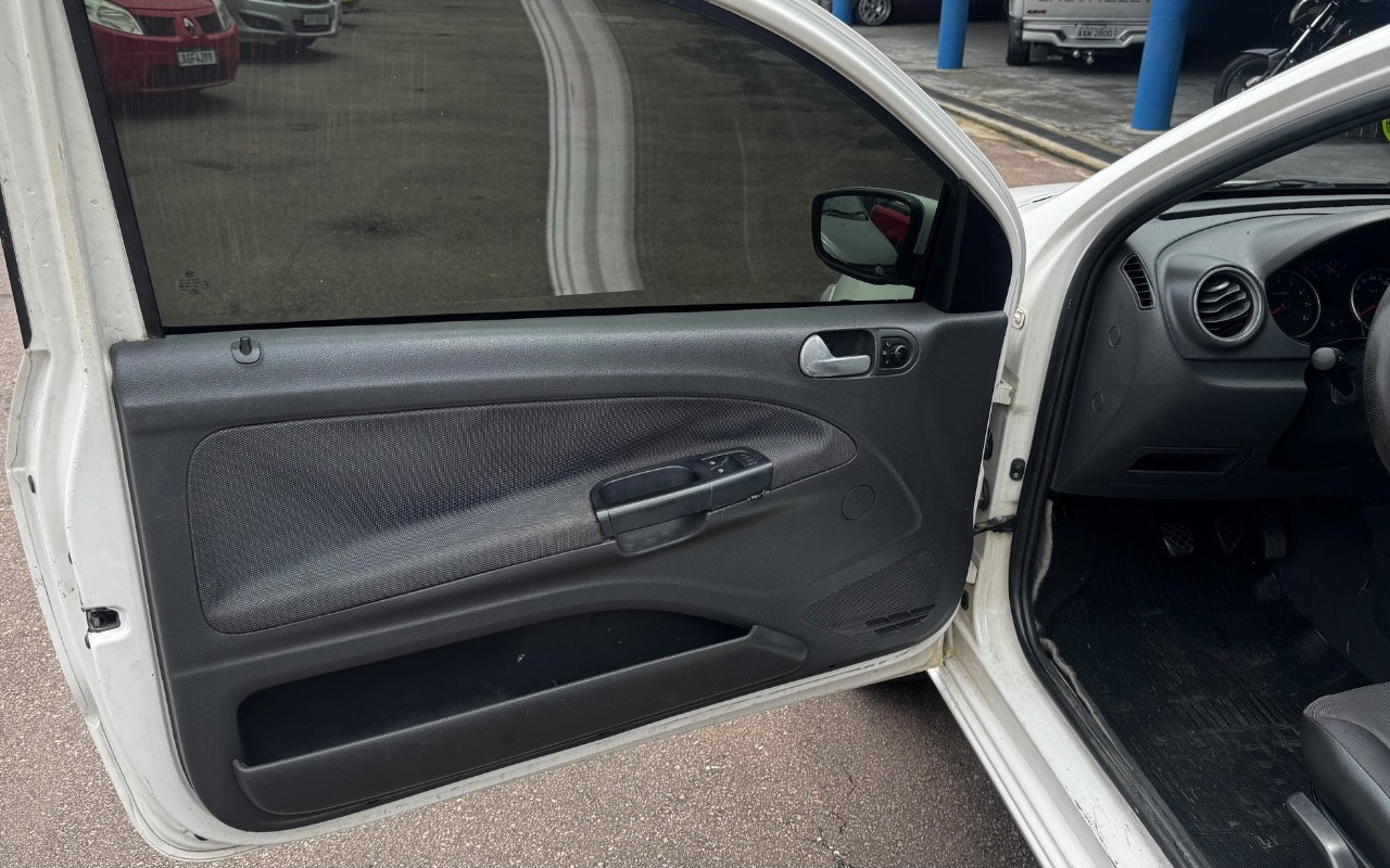 imagem-https://www.socarrao.com.br/sc-vehicle-images-prod/4363524/1792086142438-YzI3ZTc0OGYtNjBmZC00NTU2LTgxNjItODBmNWQyODZmMTZiLmpwZWc.jpeg