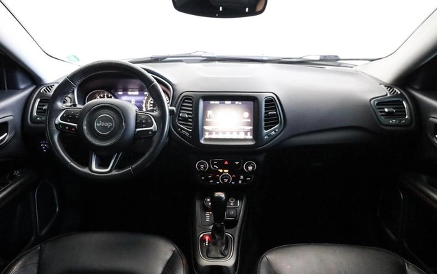 imagem-https://www.socarrao.com.br/sc-vehicle-images-prod/4363585/1792086408767-8444360_12_B_82df3df615.jpeg