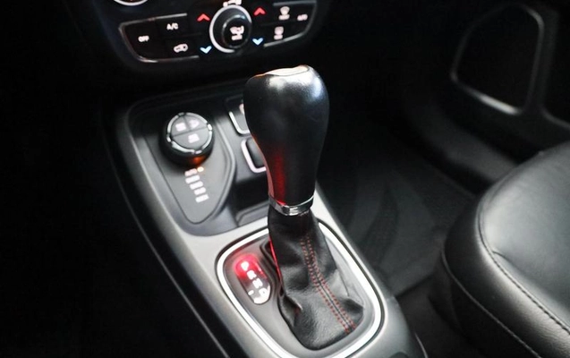 imagem-https://www.socarrao.com.br/sc-vehicle-images-prod/4363585/1792086408769-8444360_8_B_37fc3c7c84.jpeg