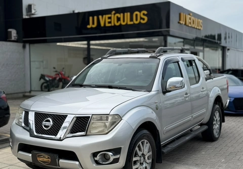 Nissan Frontier 2013 Branco — foto 1 de 3