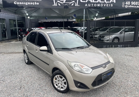 Ford Fiesta 2013 Prata — foto 1 de 3