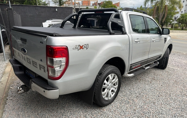 imagem-https://www.socarrao.com.br/sc-vehicle-images-prod/4363710/1792087303773-06d91dc5-f35c-4fa1-99af-3bd946b08dc5.jpeg