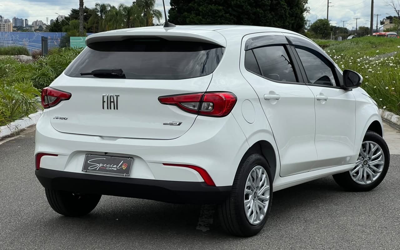 imagem-https://www.socarrao.com.br/sc-vehicle-images-prod/4363756/1792087913400-V2hhdHNBcHAgSW1hZ2UgMjAyNi0xMC0xNSBhdCAxNC40Mi40MC5qcGVn.jpeg