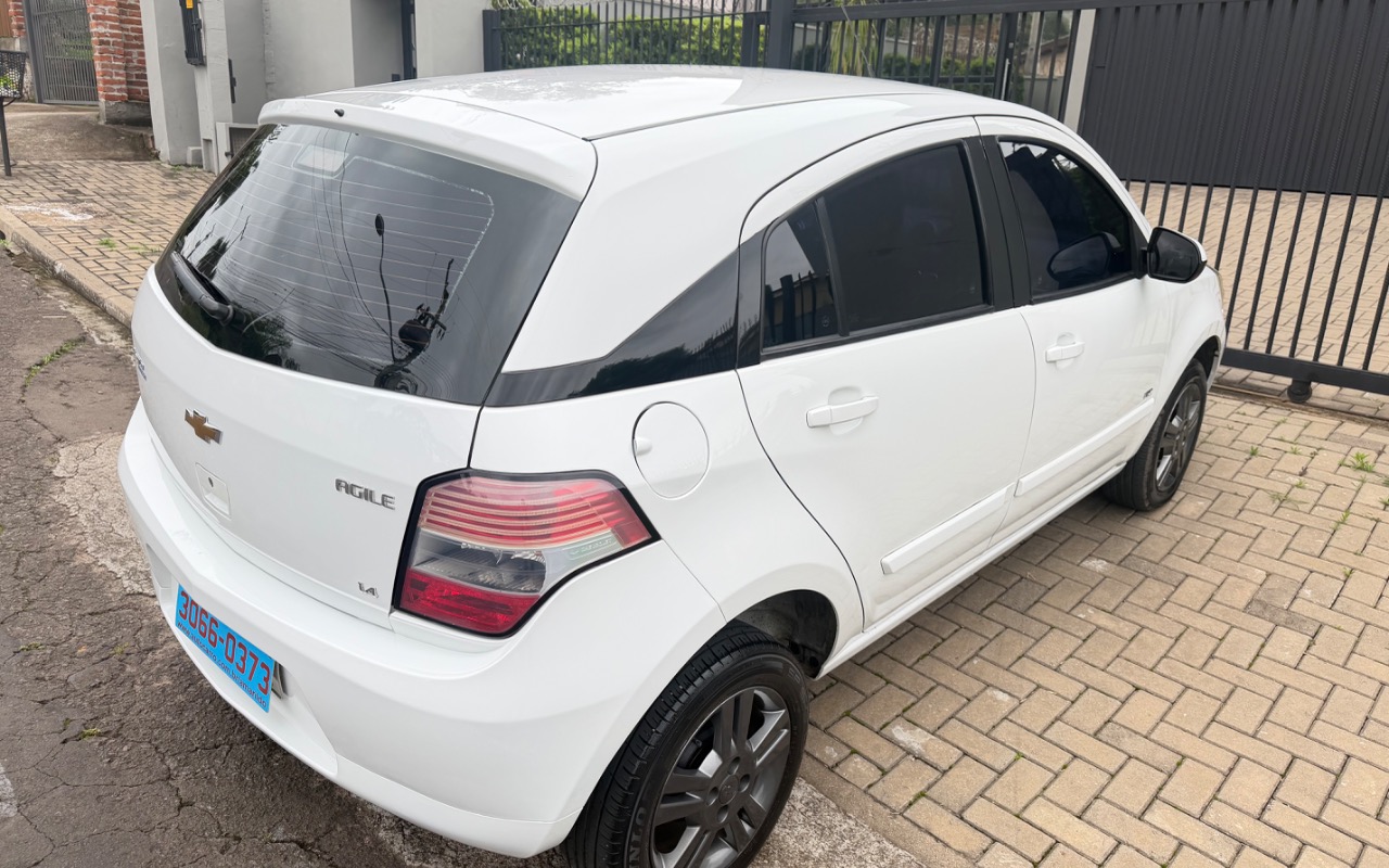 imagem-https://www.socarrao.com.br/sc-vehicle-images-prod/4363770/1792088012077-SU1HXzI2MzguanBlZw.jpeg