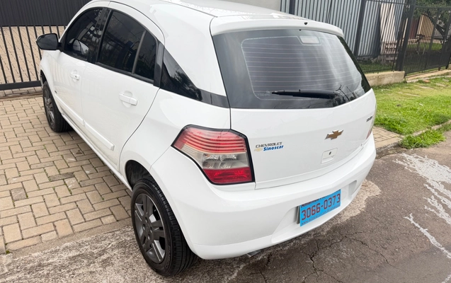 imagem-https://www.socarrao.com.br/sc-vehicle-images-prod/4363770/1792088012253-SU1HXzI2MzYuanBlZw.jpeg