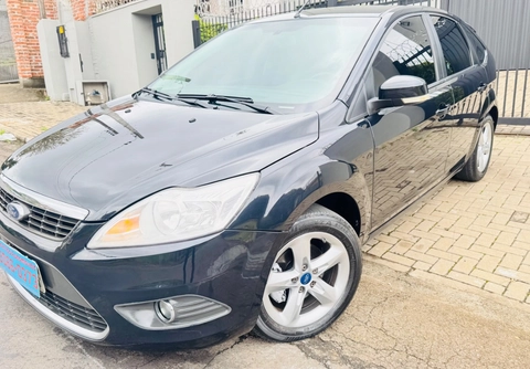 Ford Focus 2012 Preto — foto 1 de 3