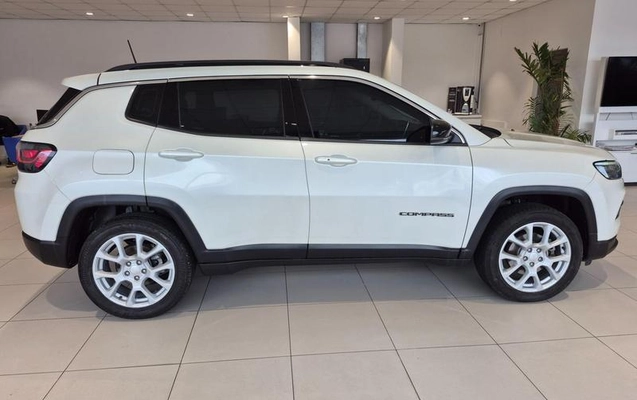 imagem-https://www.socarrao.com.br/sc-vehicle-images-prod/4363851/1792088405064-8554265_11_B_b4b32cc533.jpeg