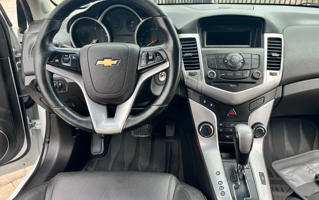 imagem-https://www.socarrao.com.br/sc-vehicle-images-prod/4363862/1792088501430-Y2QzY2ZkOTItMTI4Yy00YmJmLThmOGEtNjYzOTFjNzA0NjY5LmpwZWc.jpeg