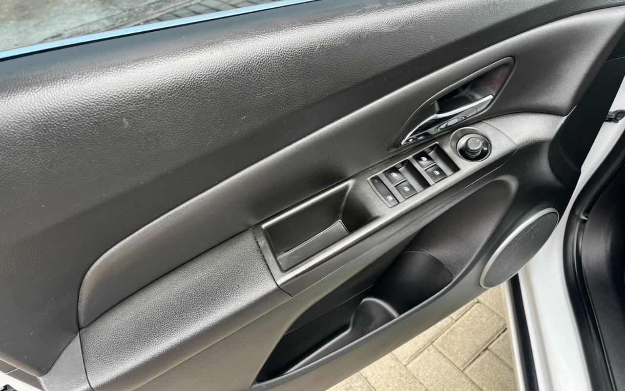 imagem-https://www.socarrao.com.br/sc-vehicle-images-prod/4363862/1792088501610-NzMyMDNiZTUtOWM2My00OGVjLTgzYjktYzMzNWU2ZTFlNGVhLmpwZWc.jpeg