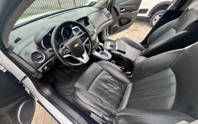 imagem-https://www.socarrao.com.br/sc-vehicle-images-prod/4363862/1792088501938-YmI2NWQ5MTQtZjFmMC00MGYzLTg5ZmUtMzU5ODI5ZmY5MDQ4LmpwZWc.jpeg