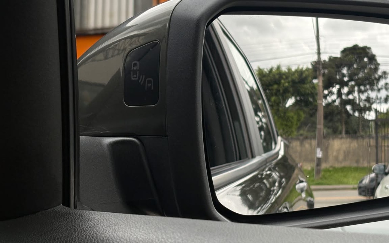 imagem-https://www.socarrao.com.br/sc-vehicle-images-prod/4363878/1792088816918-V2hhdHNBcHAgSW1hZ2UgMjAyNi0xMC0xNSBhdCAxNC4yNy41NCAoMykuanBlZw.jpeg