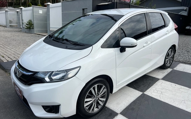 imagem-https://www.socarrao.com.br/sc-vehicle-images-prod/4363951/1792089190014-003_463431824a2eaf8cc8e673819dc7d819.jpg