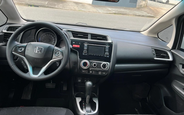 imagem-https://www.socarrao.com.br/sc-vehicle-images-prod/4363951/1792089190033-003_dd2316313c8d38a39e5eaf11c9bbcbd6.jpg