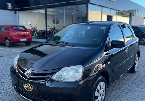 Toyota Etios 2017 Preto — foto 1 de 3