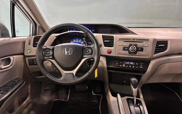 imagem-https://www.socarrao.com.br/sc-vehicle-images-prod/4363992/1792089659178-8515669_17_B_343d3ec6bb.jpeg