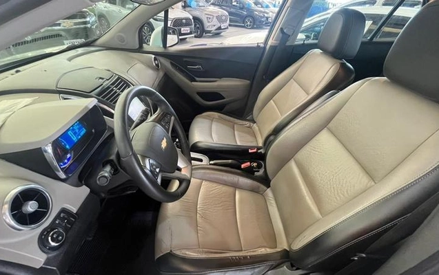 imagem-https://www.socarrao.com.br/sc-vehicle-images-prod/4364019/1792089870168-7701760_1_B_a03c9957dc.jpeg