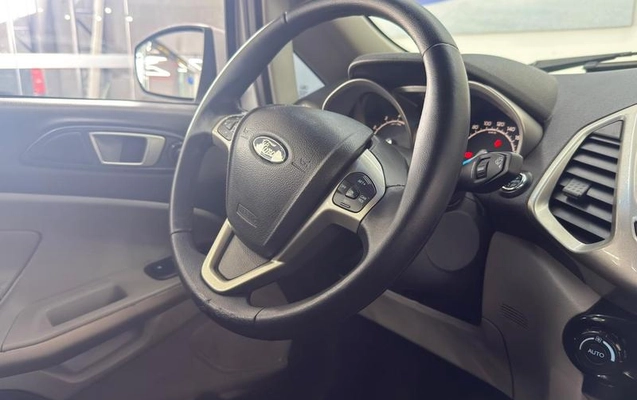 imagem-https://www.socarrao.com.br/sc-vehicle-images-prod/4364152/1792090807255-8252126_15_B_38ba514a2d.jpeg