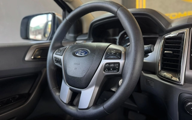 imagem-https://www.socarrao.com.br/sc-vehicle-images-prod/4364244/1792091629252-003_960839525a97707d3a00d95d0b3750f8.jpg