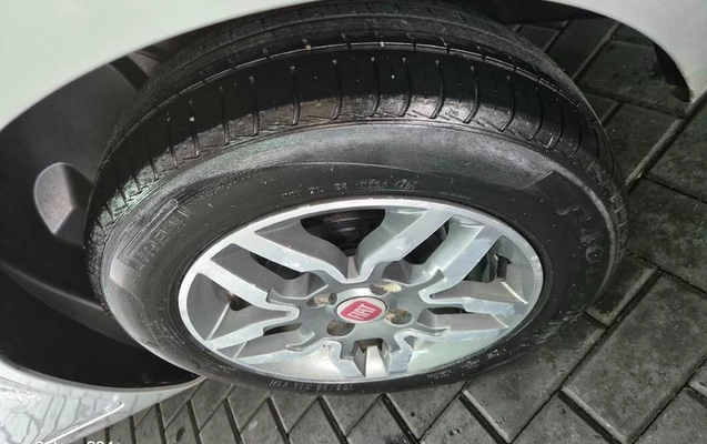 imagem-https://www.socarrao.com.br/sc-vehicle-images-prod/4364313/1792091956479-8522688_4_B_bf3d9710f9.jpeg