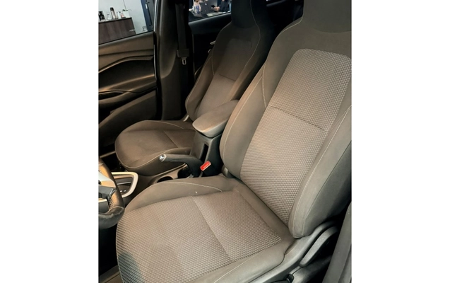 imagem-https://www.socarrao.com.br/sc-vehicle-images-prod/4364317/1792091966667-9_105008.jpg