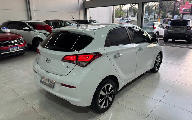 imagem-https://www.socarrao.com.br/sc-vehicle-images-prod/4364405/1792092681202-5f836cb9-9027-43d6-bf48-16aec9e3cdee.jpeg