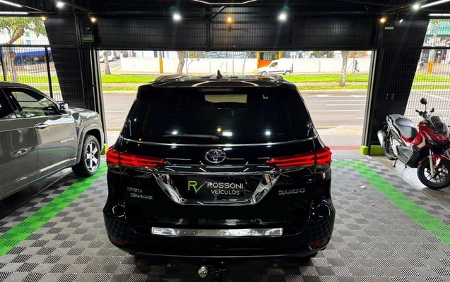 imagem-https://www.socarrao.com.br/sc-vehicle-images-prod/4364464/1792597268804-8575060_12_B_b6c26417cf.jpeg