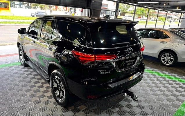 imagem-https://www.socarrao.com.br/sc-vehicle-images-prod/4364464/1792597268806-8575060_18_B_07ca5f28ba.jpeg