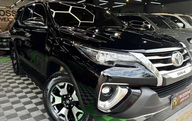 imagem-https://www.socarrao.com.br/sc-vehicle-images-prod/4364464/1792597268814-8575060_12_B_22d50dd45c.jpeg