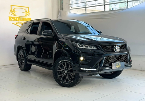 Toyota Hilux SW4 2023 Preto — foto 1 de 3