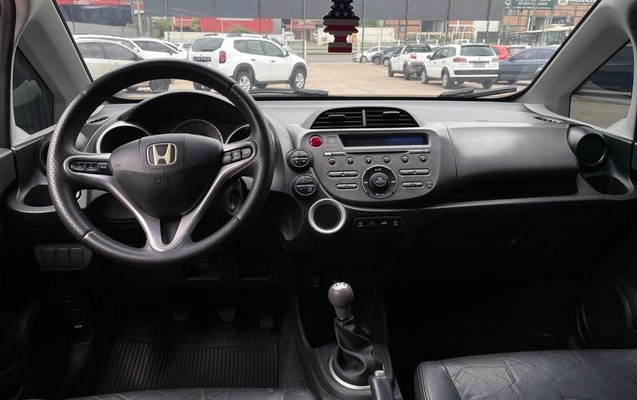 imagem-https://www.socarrao.com.br/sc-vehicle-images-prod/4364592/1792093957145-8566467_5_B_ec35844b85.jpeg