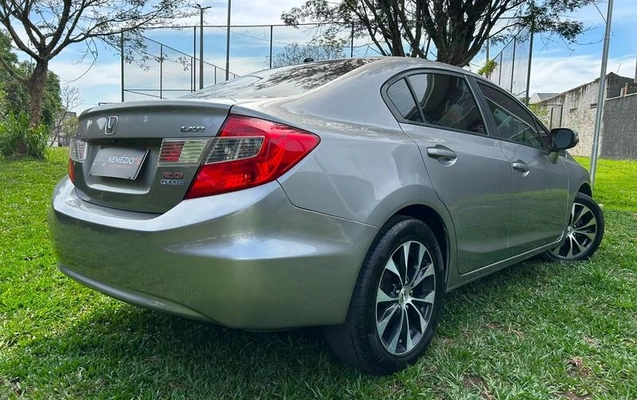 imagem-https://www.socarrao.com.br/sc-vehicle-images-prod/4364593/1792603549513-8399614_3_B_969f10f195.jpeg