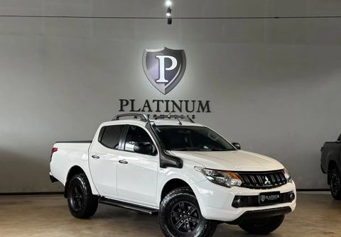 Mitsubishi L200 2022 Branco — foto 1 de 3