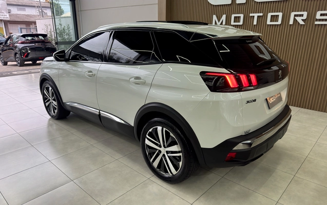 imagem-https://www.socarrao.com.br/sc-vehicle-images-prod/4364722/1792095126212-7ee8459b-1bfe-4546-97b7-572d85086163.jpeg