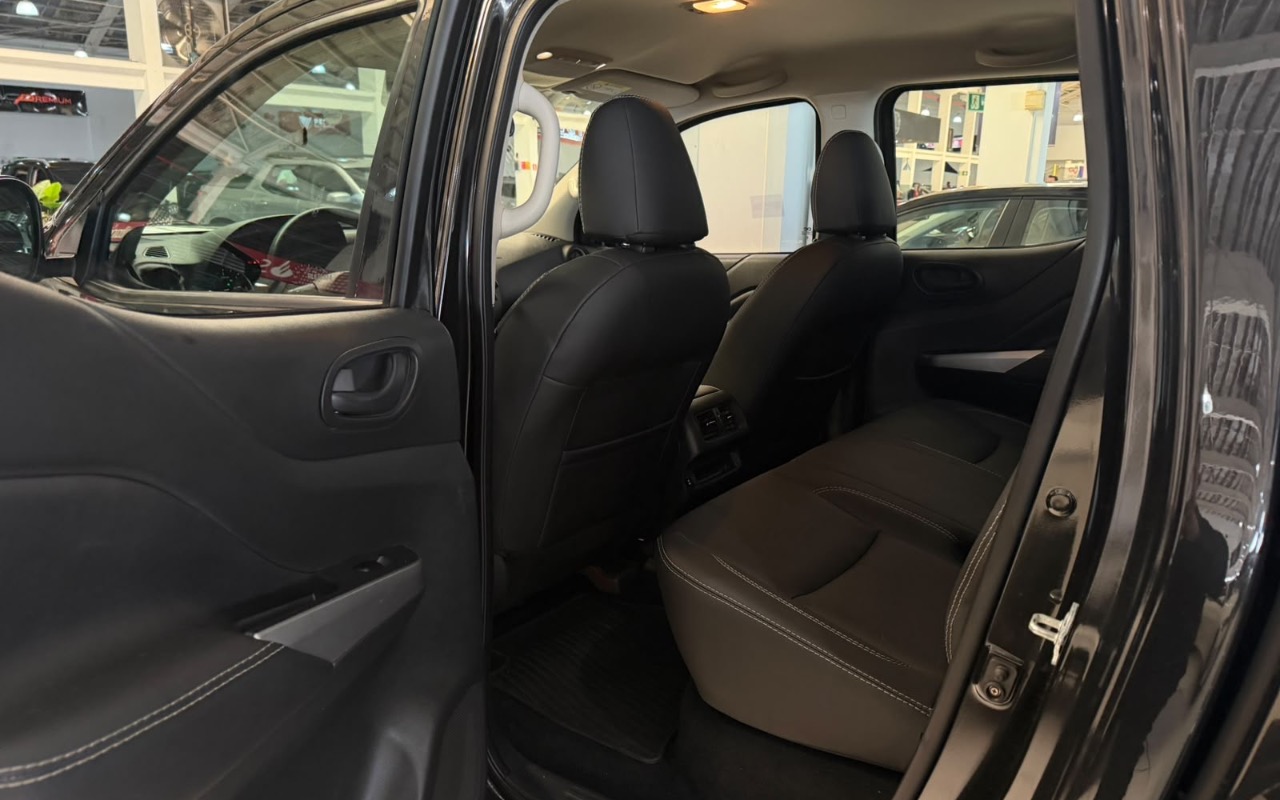 imagem-https://www.socarrao.com.br/sc-vehicle-images-prod/4364732/1792095204917-Mjc1YjYzNTYtNDUwZC00MWUzLTlmZWYtMzUxNmZlYjZlYTZmLmpwZWc.jpeg
