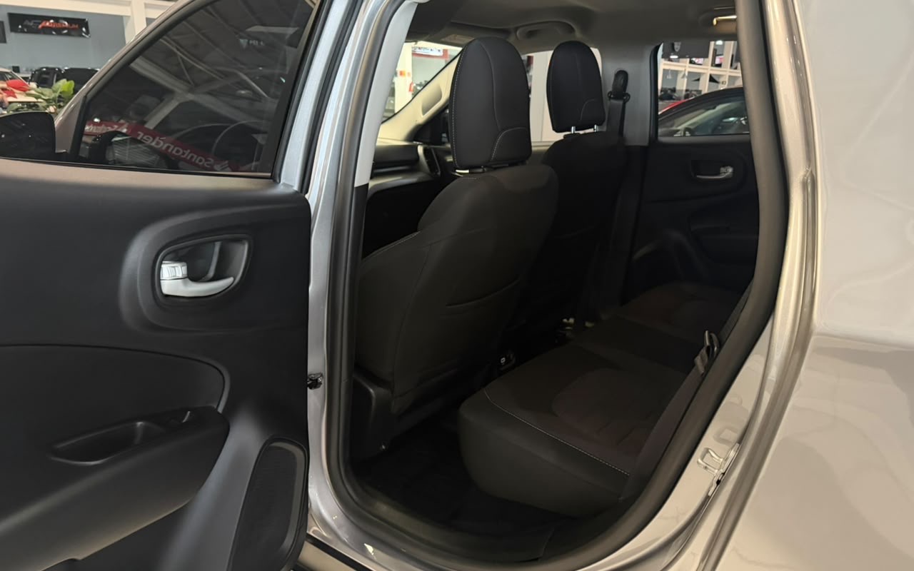 imagem-https://www.socarrao.com.br/sc-vehicle-images-prod/4364792/1792095443448-MThhZTU2NWUtNTk1My00NTM0LTk2MzYtY2QwYTgzMWU2OWViLmpwZWc.jpeg