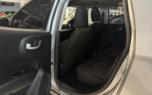 imagem-https://www.socarrao.com.br/sc-vehicle-images-prod/4364792/1792095443448-MThhZTU2NWUtNTk1My00NTM0LTk2MzYtY2QwYTgzMWU2OWViLmpwZWc.jpeg