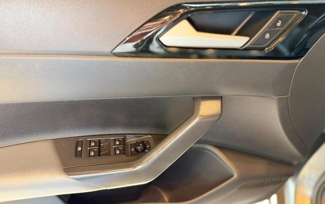 imagem-https://www.socarrao.com.br/sc-vehicle-images-prod/4364849/1792592800374-8568156_14_B_4fe559f4c5.jpeg