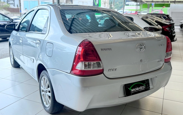 imagem-https://www.socarrao.com.br/sc-vehicle-images-prod/4364869/1792096042434-d49ce127eee94f3e86eaa11980d3a4ea_1792087779161.jpg