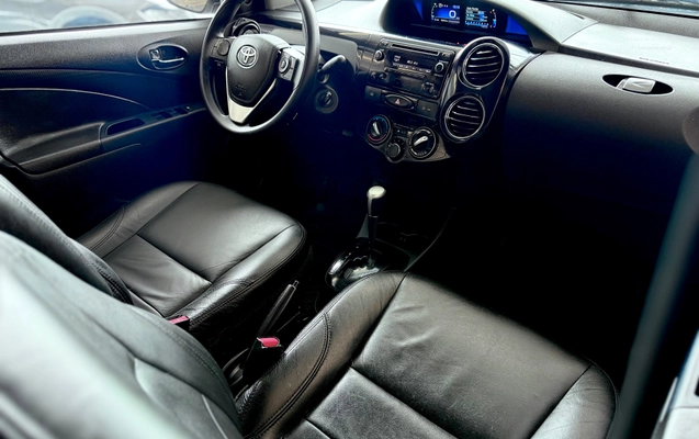 imagem-https://www.socarrao.com.br/sc-vehicle-images-prod/4364869/1792096042451-7c1b672ce9f3465690056c54996f4b6b_1792087779171.jpg