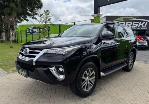 Toyota Hilux SW4 2020 Preto — foto 1 de 3